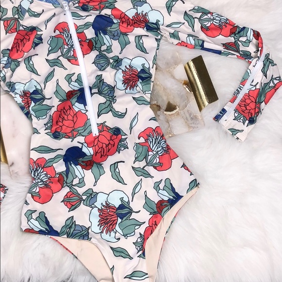 HP π₯TAVIK MOSS RASHGUARD SWIMSUIT in EMMA FLORAL - Picture 3 of 6